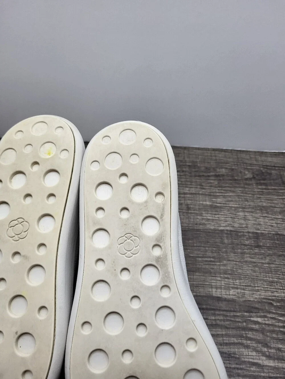 Atoms Shoes White Athletic Running Sneaker Low Top Classic Women 6.5